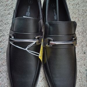 Men's dress shoes